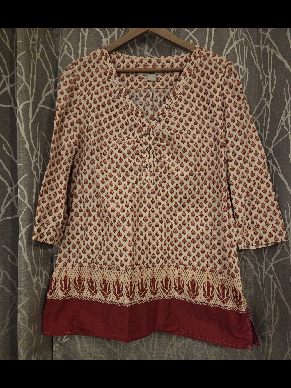 Casual Red & Cream Floral Printed Cotton 3/4 Sleeve Henley Tpp. Size XL